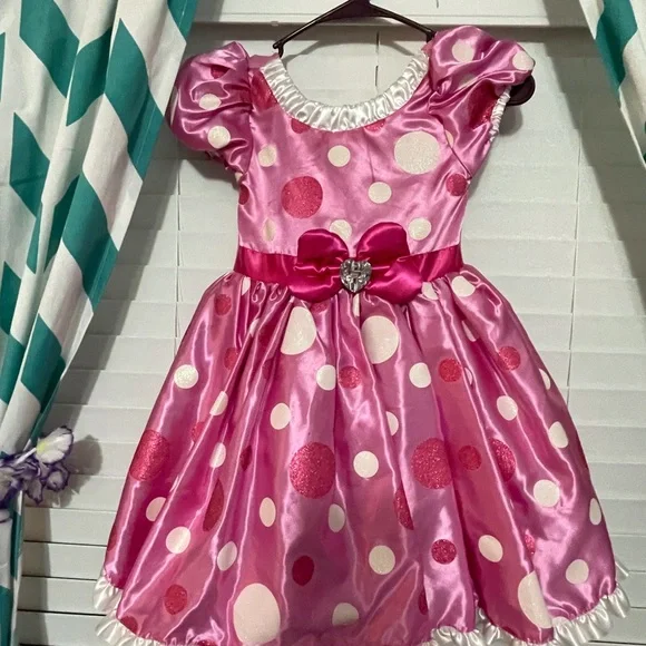 green emerald velvet dress Amazon.com: Fun Costumes Disney Deluxe Minnie Mouse, Halloween Dress, Red  Polka Dot Dress Up Outfit (Medium) : Clothing, Shoes & Jewelry
